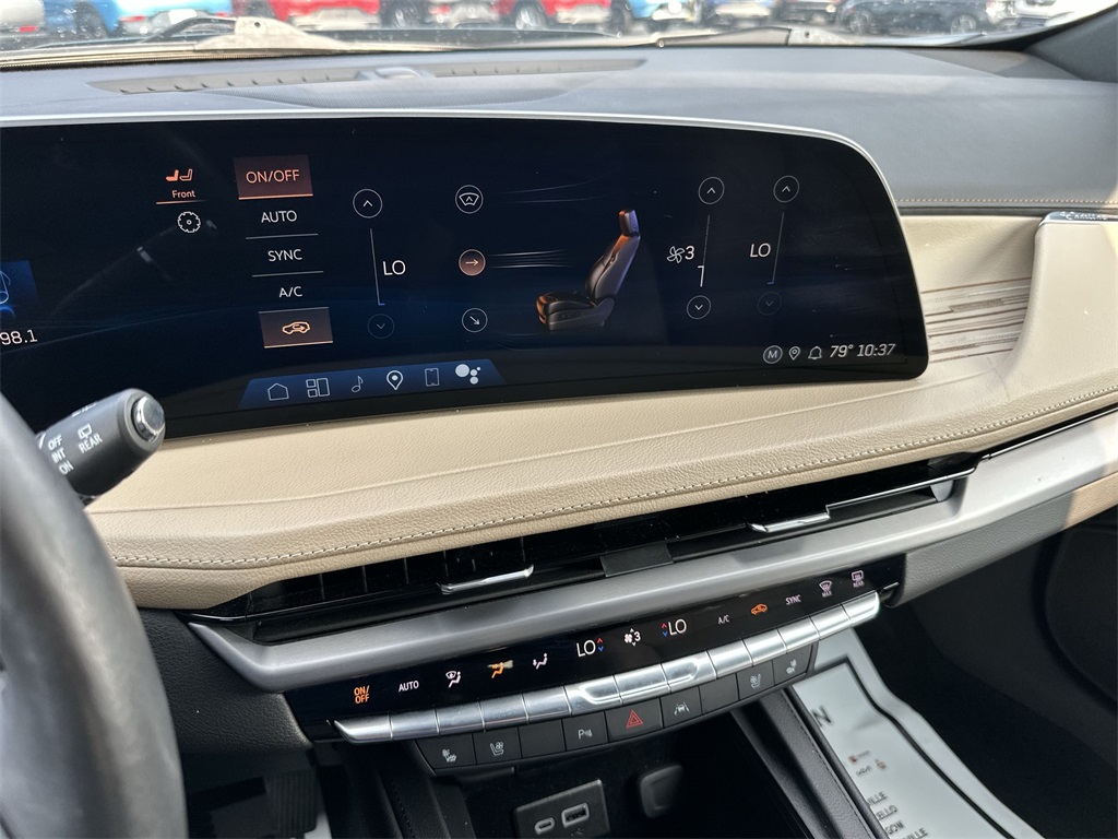 2024 Cadillac XT4 Premium Luxury photo 17