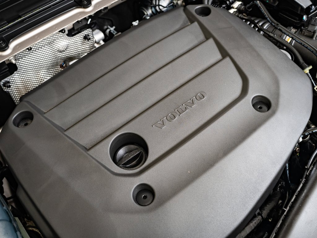 2024 Volvo XC40 Plus photo 33