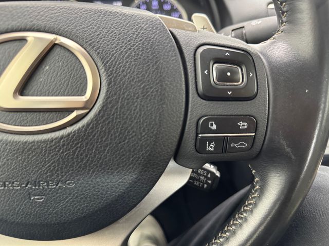 2019 Lexus IS 300 photo 23