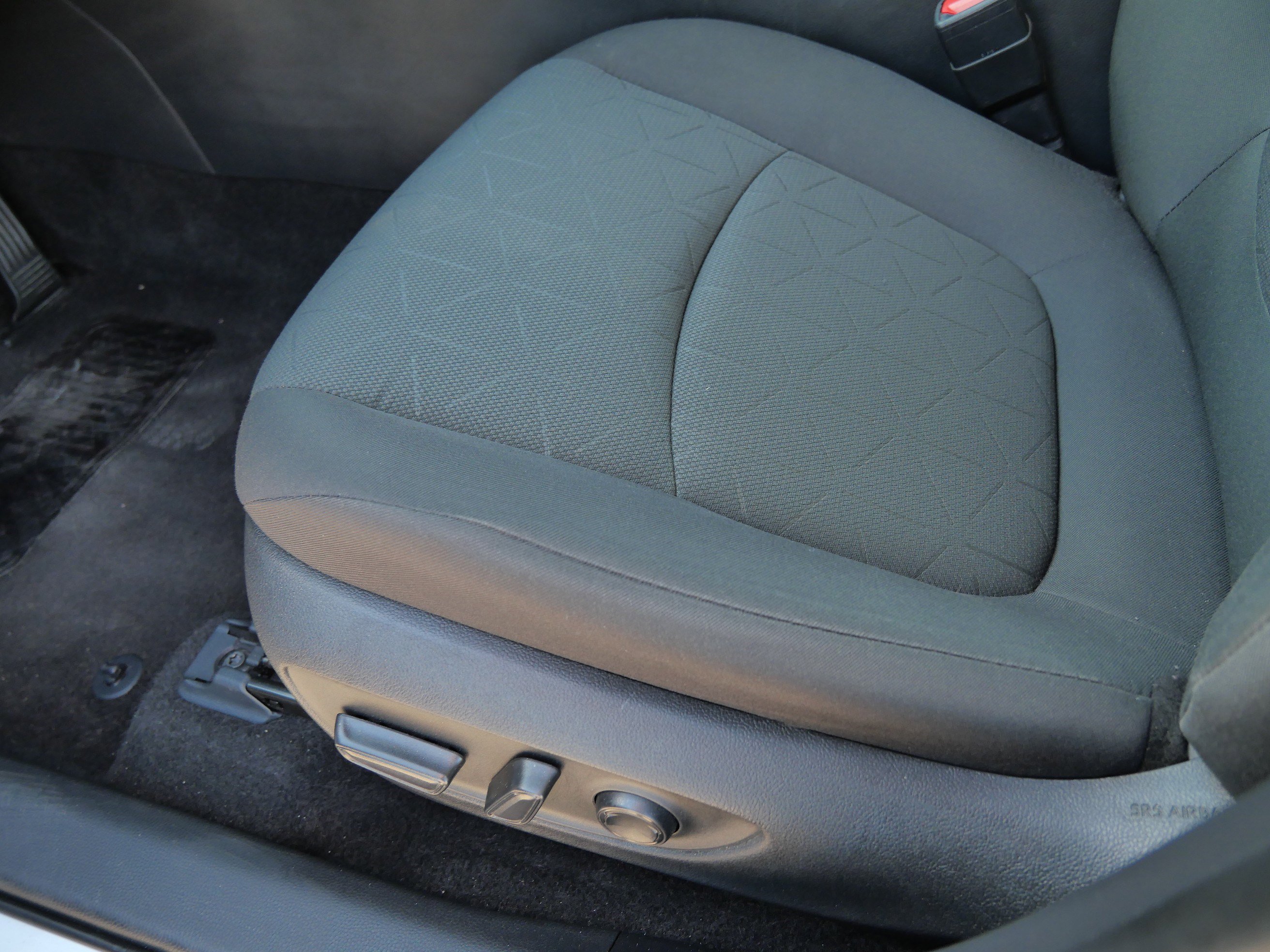 2023 Toyota RAV4 XLE photo 19