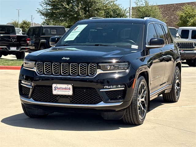 2023 Jeep Grand Cherokee Summit photo 3