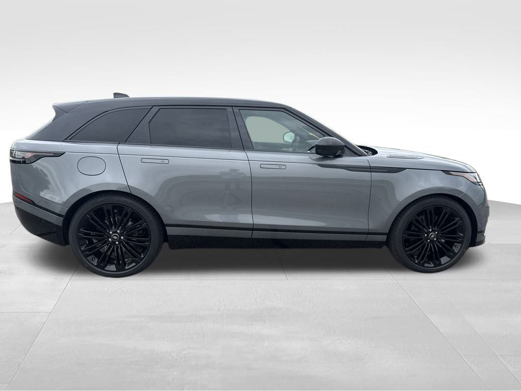 2026 Land Rover Range Rover Velar SE photo 7