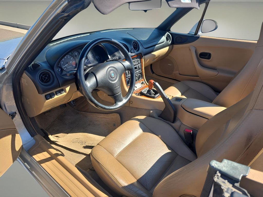 2000 Mazda MX-5 Miata Miata Base photo 21