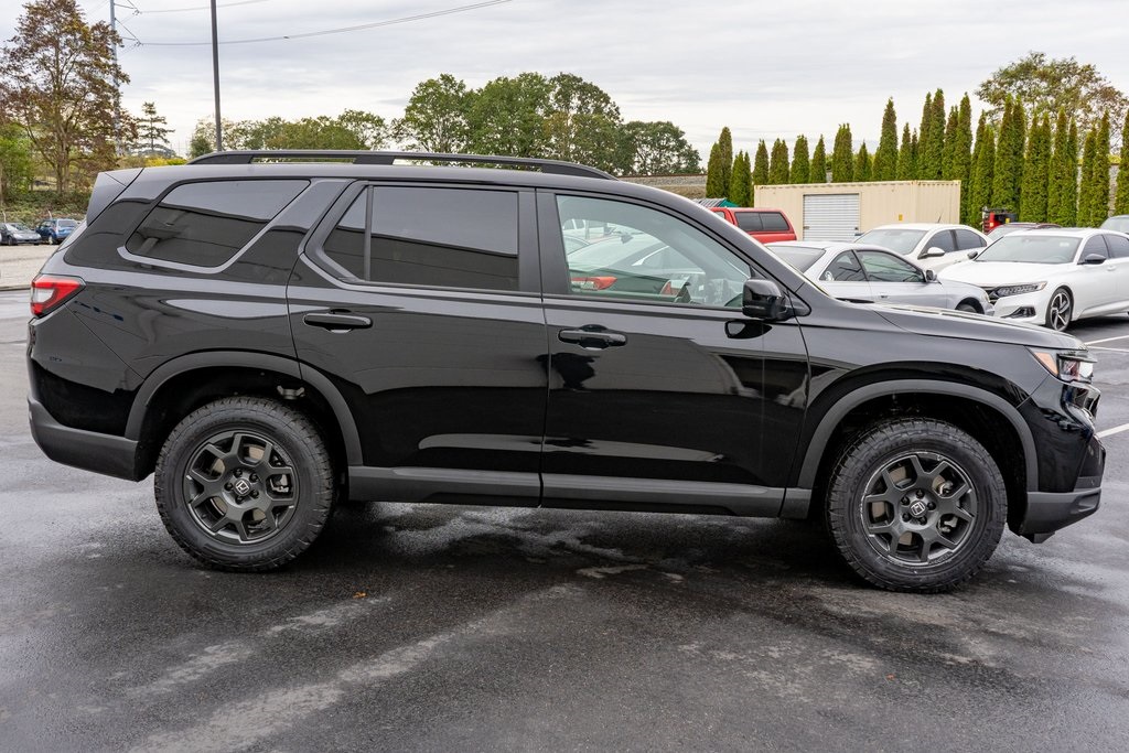 2025 Honda Pilot TrailSport photo 5