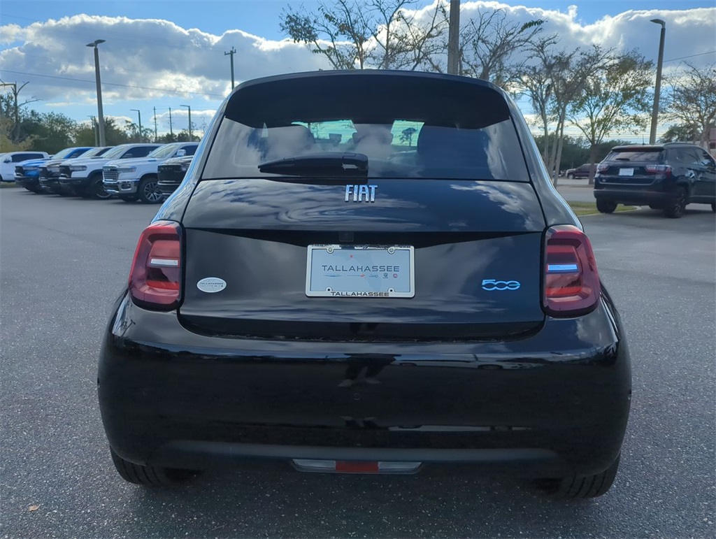 2024 Fiat 500e photo 5