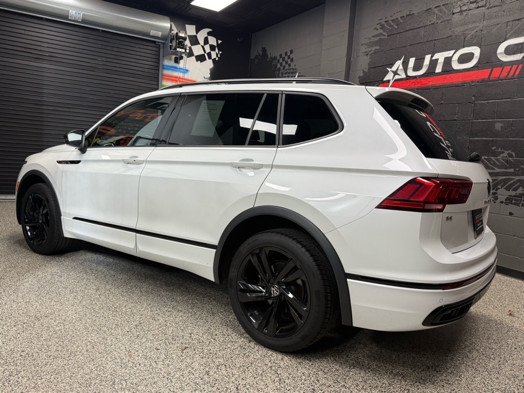 2023 Volkswagen Tiguan SE R-Line Black photo 3