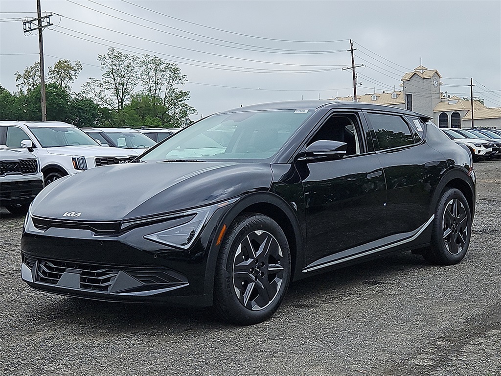 2025 Kia EV6 Light photo 2