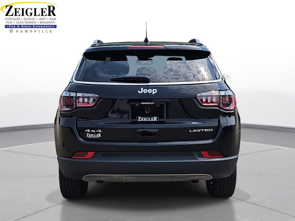 2024 Jeep Compass Limited photo 3