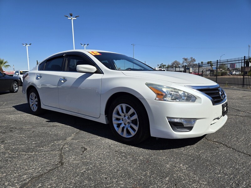 2015 Nissan Altima 2.5 S photo 4