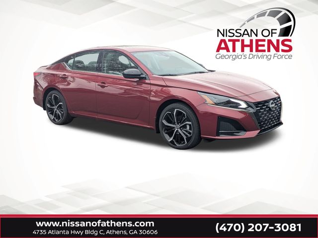 2025 Nissan Altima SR's photo