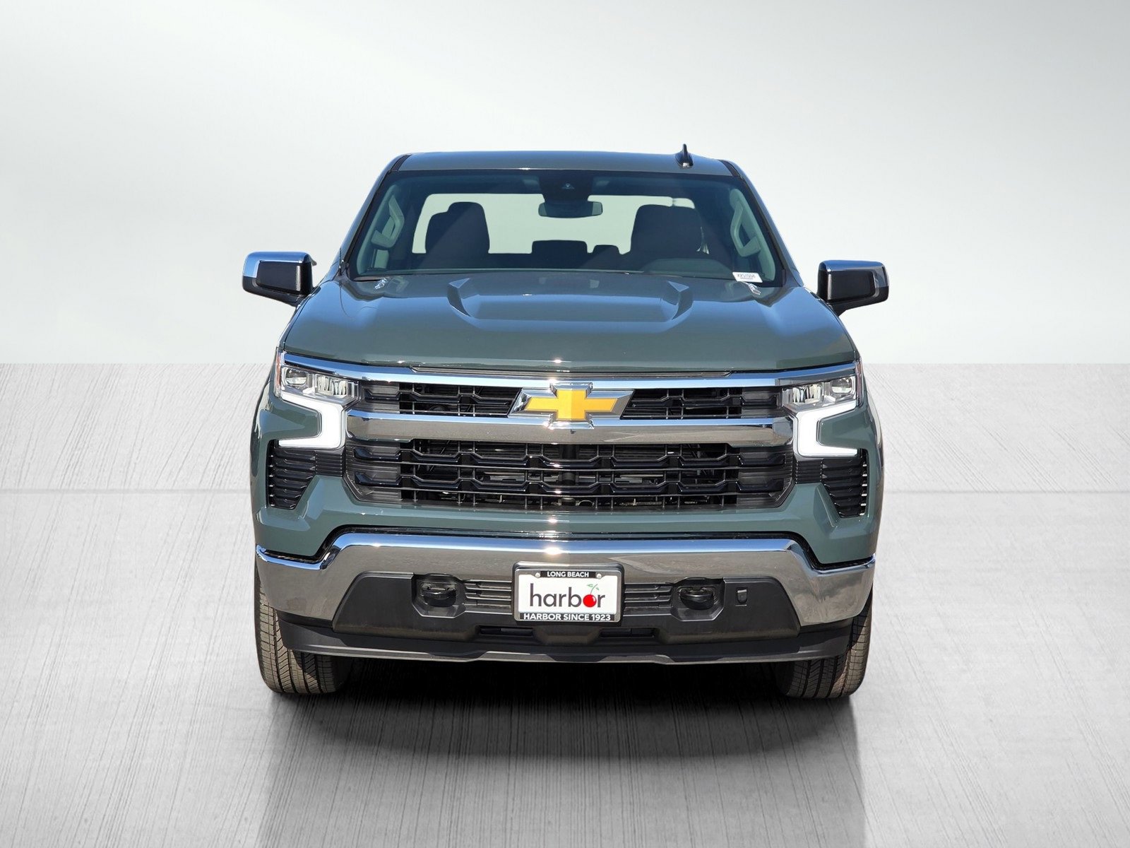 2025 Chevrolet Silverado LT photo 3