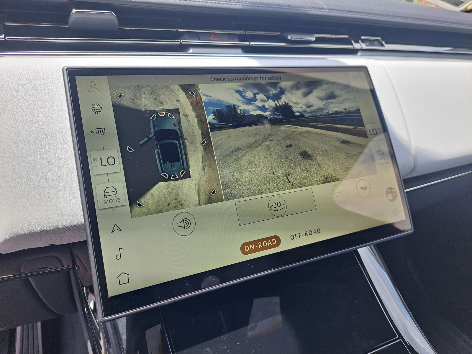 2025 Land Rover Range Rover Sport SE photo 15