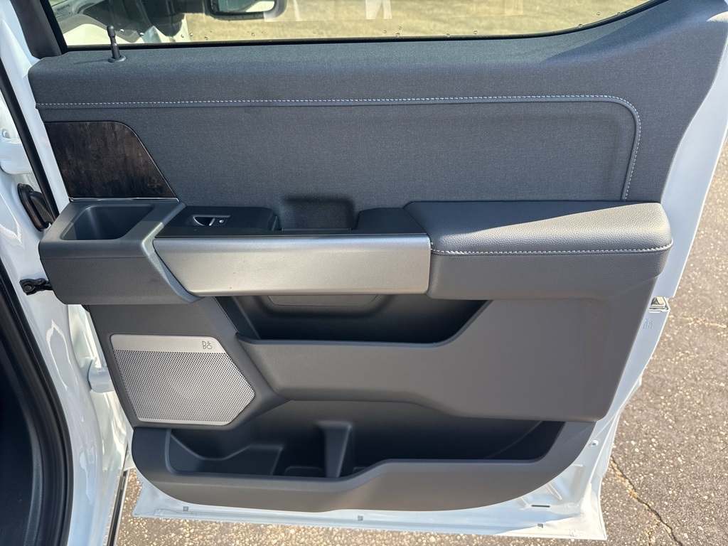 2026 Ford F-250 Lariat photo 14