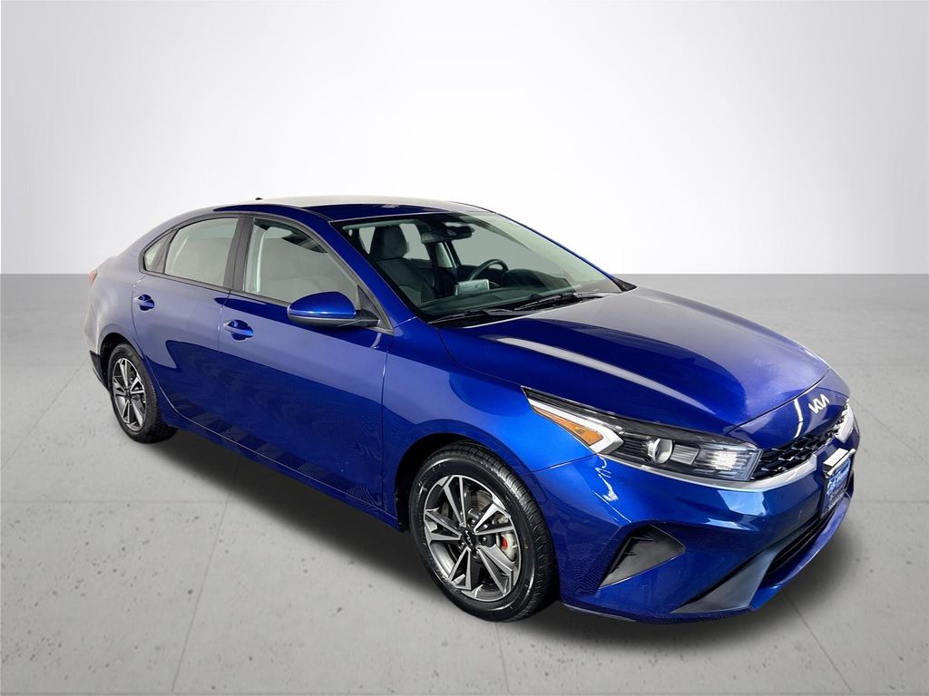 2023 Kia Forte LXS photo 4