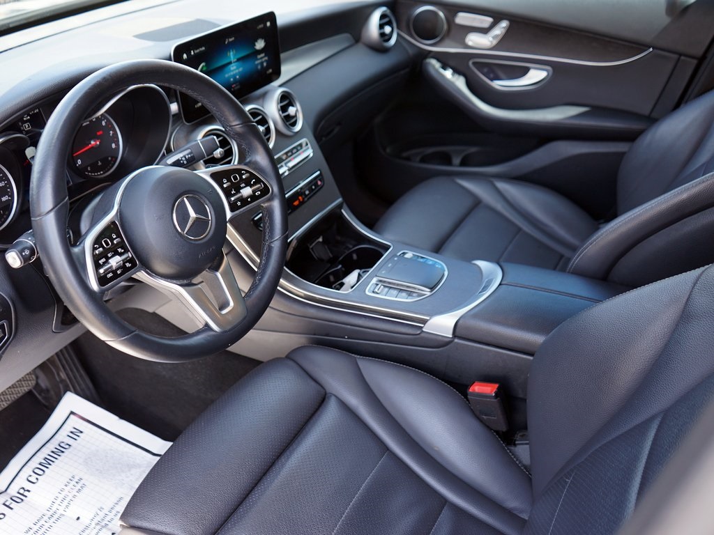 2022 Mercedes Benz GLC 300 photo 2