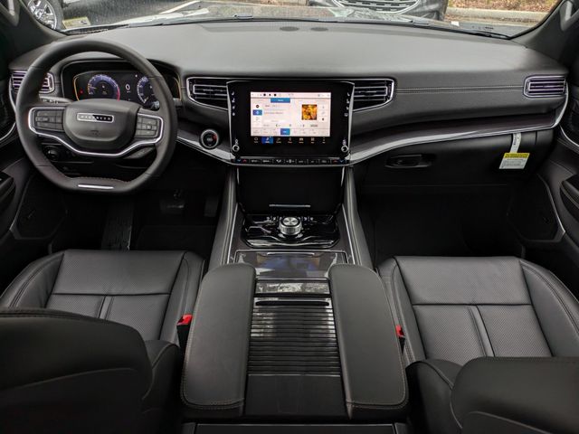 2024 Jeep Wagoneer L Series III photo 2