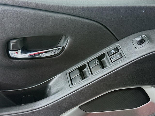 2025 Nissan Frontier SV photo 14
