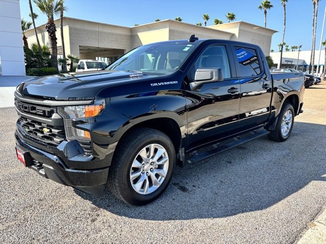 2025 Chevrolet Silverado 1500 Custom photo 2