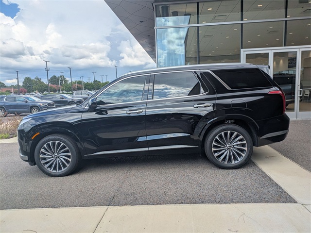 New 2025 Black Hyundai Calligraphy image 2