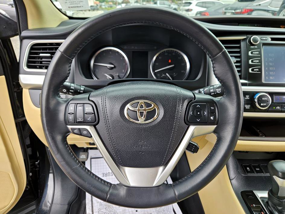 2015 Toyota Highlander XLE photo 23