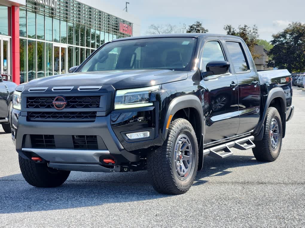 2025 Nissan Frontier PRO-4X's photo