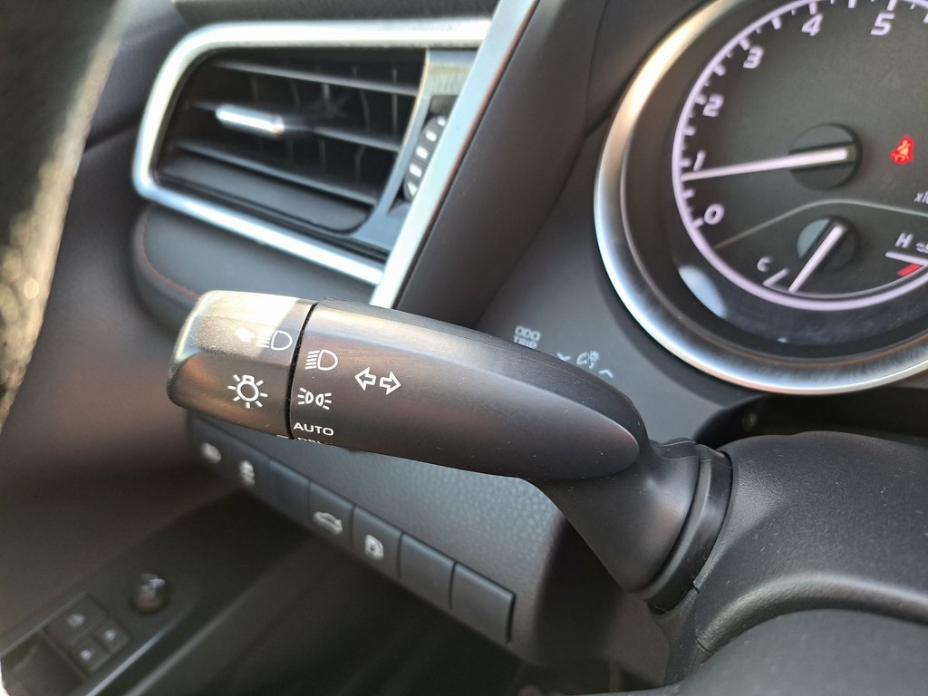 2018 Toyota Camry LE photo 23