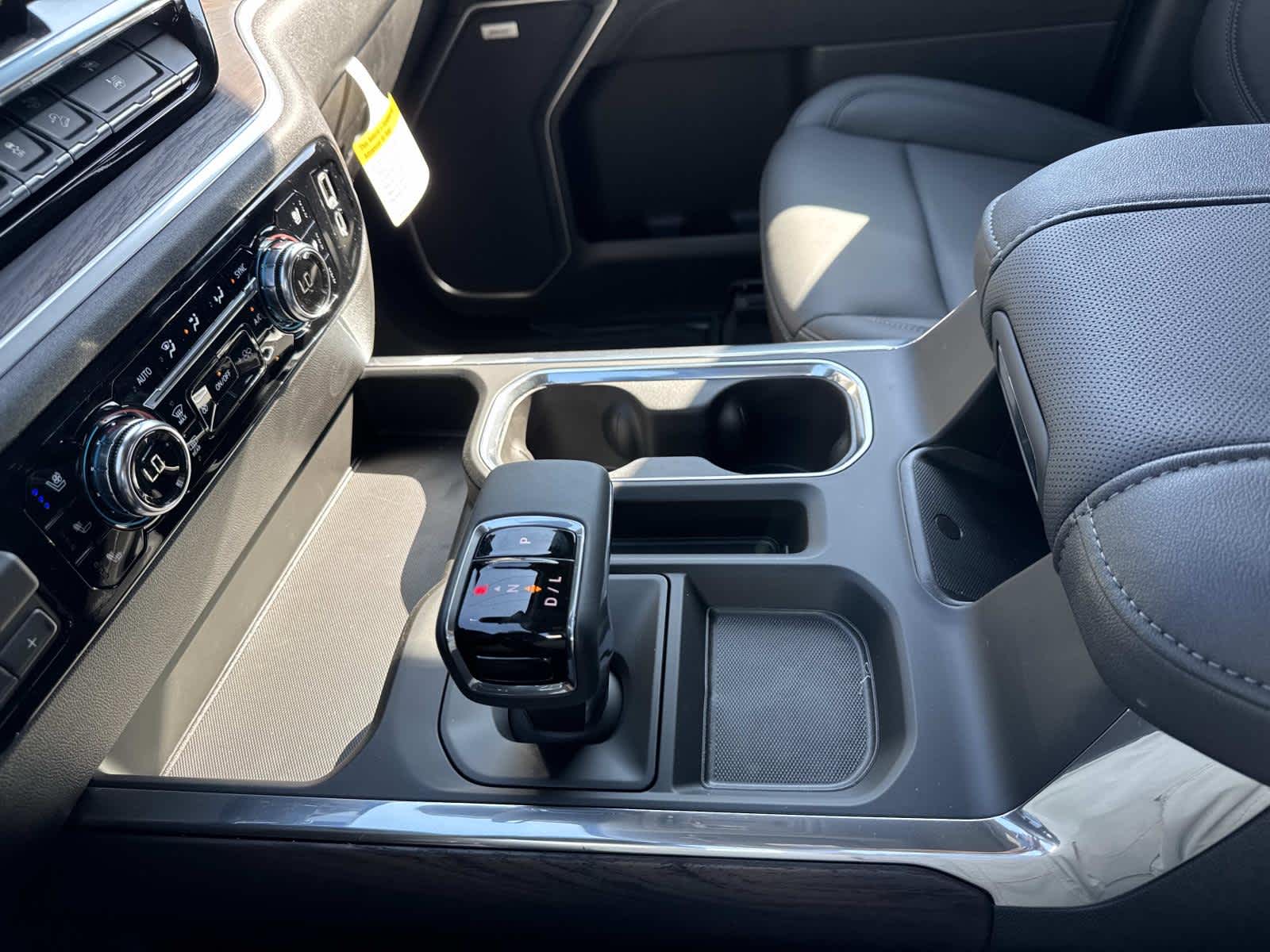 2026 Gmc Sierra SLT photo 18