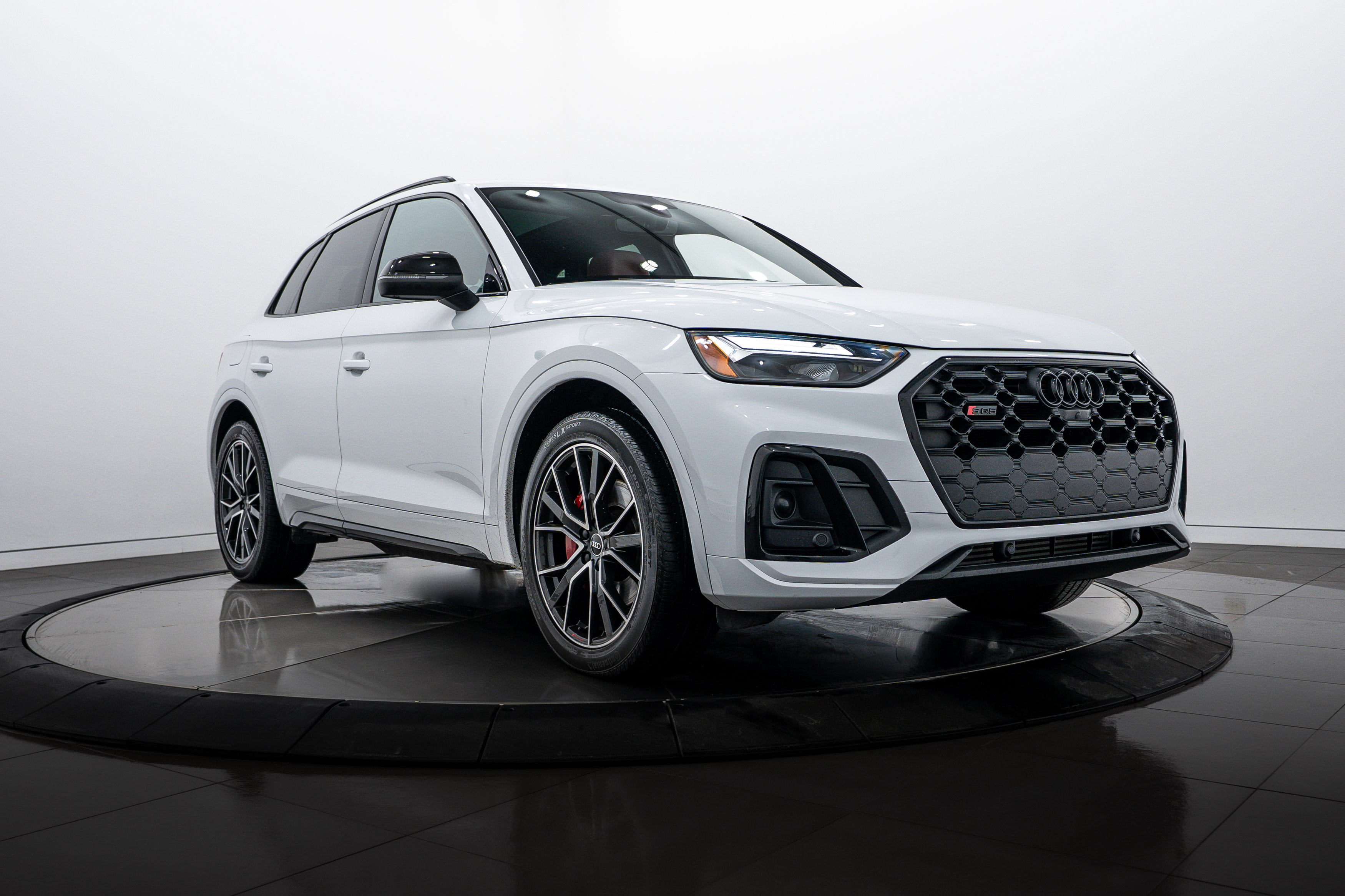 2021 Audi SQ5 Premium Plus's photo