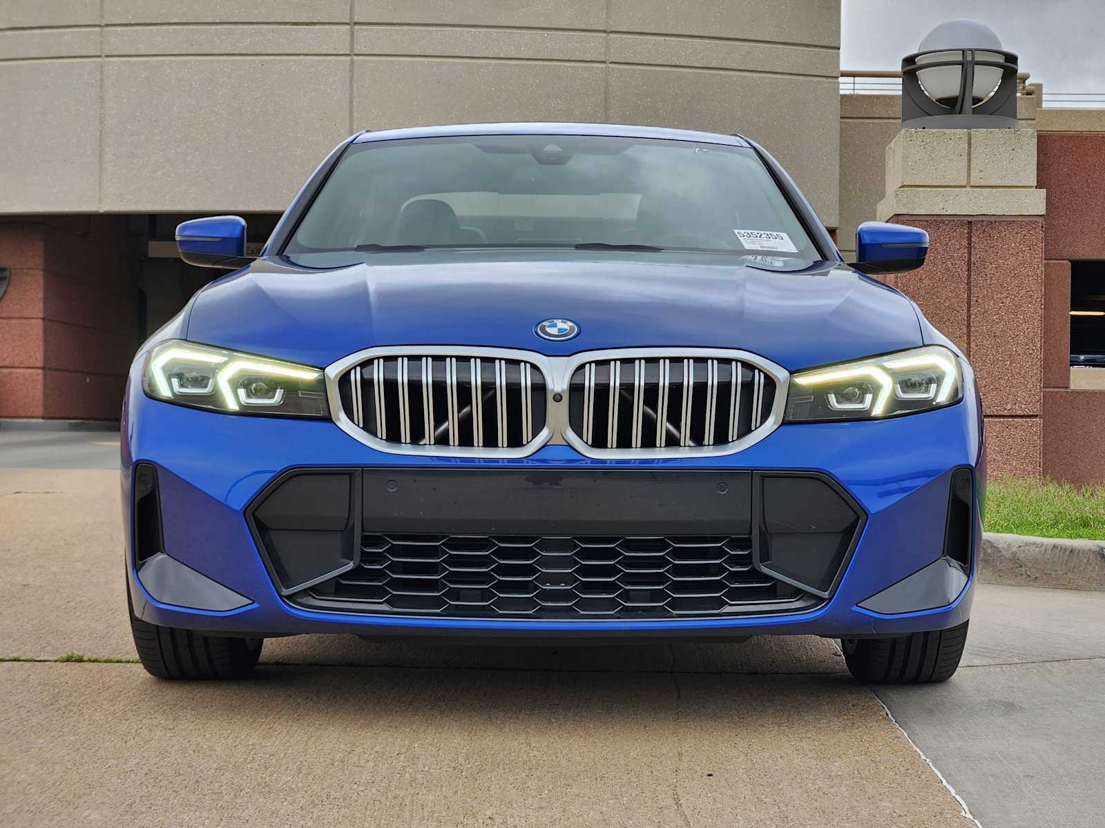 2023 Bmw 330e photo 2