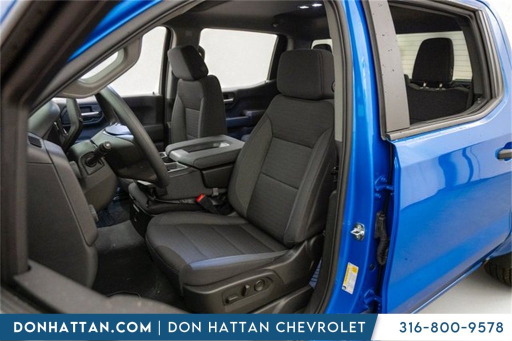 2025 Chevrolet Silverado 1500 Custom photo 4