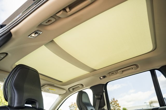 2022 Volvo XC90 Momentum photo 25