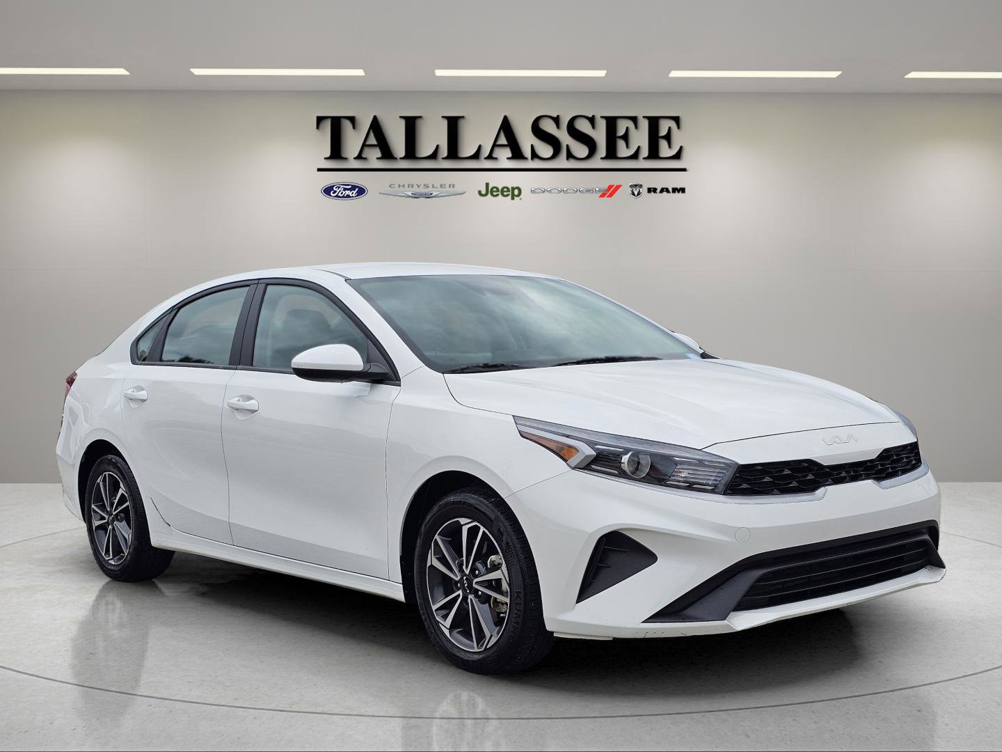 2024 Kia Forte LXS photo 5