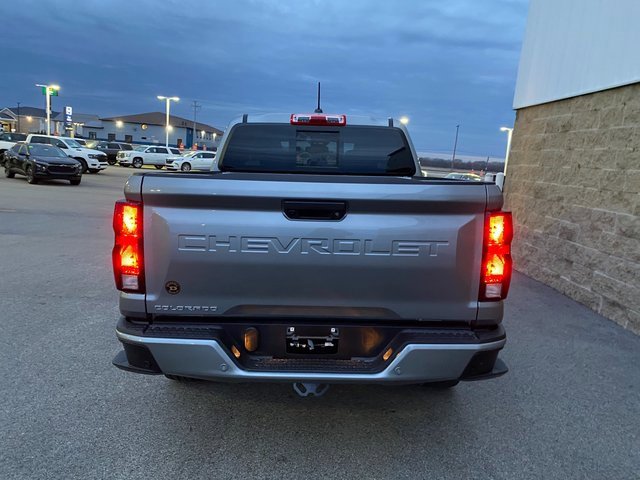 2025 Chevrolet Colorado Work Truck LT photo 6