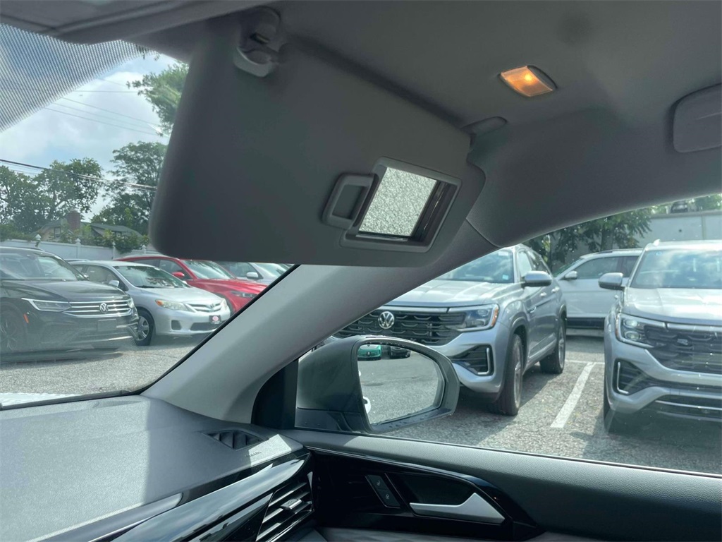 2022 Volkswagen Taos S photo 23