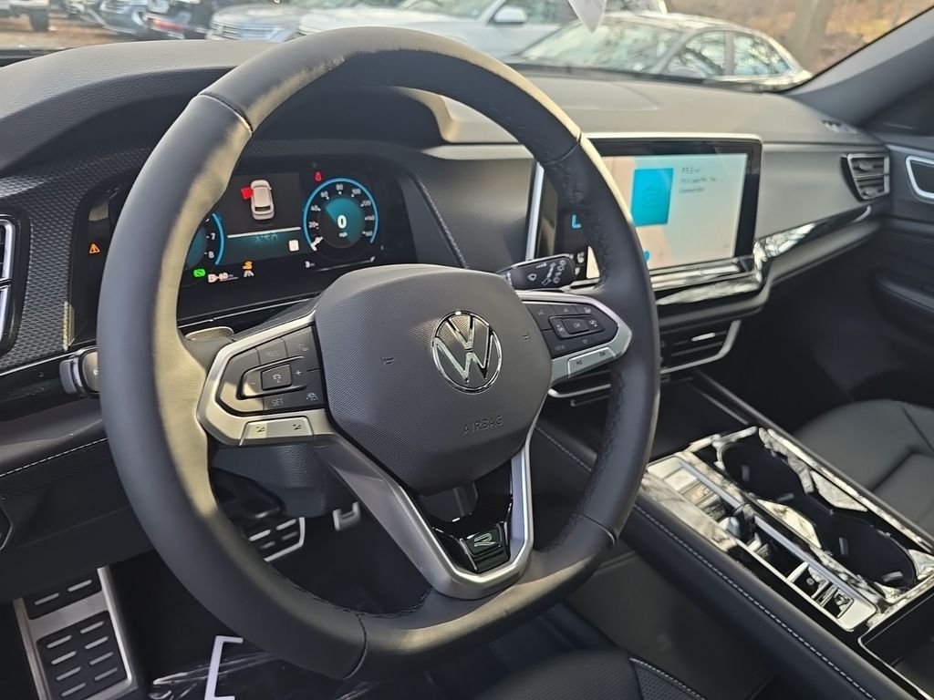 2025 Volkswagen Atlas Cross Sport SEL R-Line photo 6