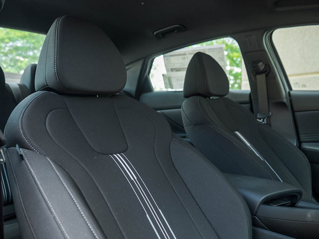 2025 Hyundai Elantra Hybrid Blue photo 8