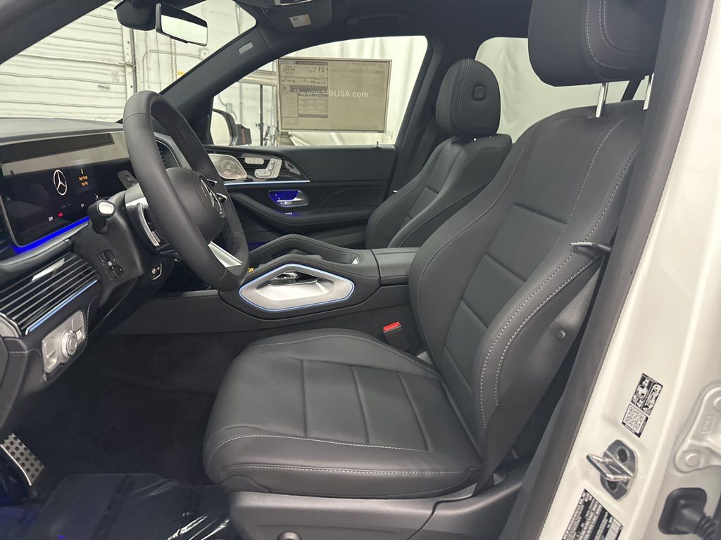 2026 Mercedes Benz GLS 450 4MATIC photo 18