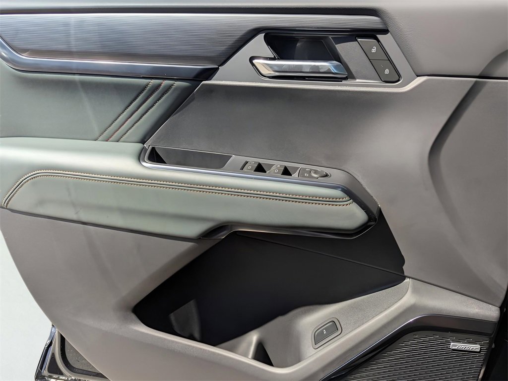 2026 Gmc Acadia AT4 photo 11