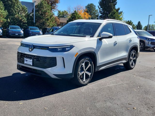 2025 Volkswagen Tiguan SE's photo