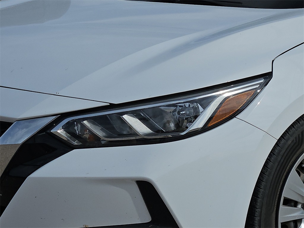 2021 Nissan Sentra S photo 2