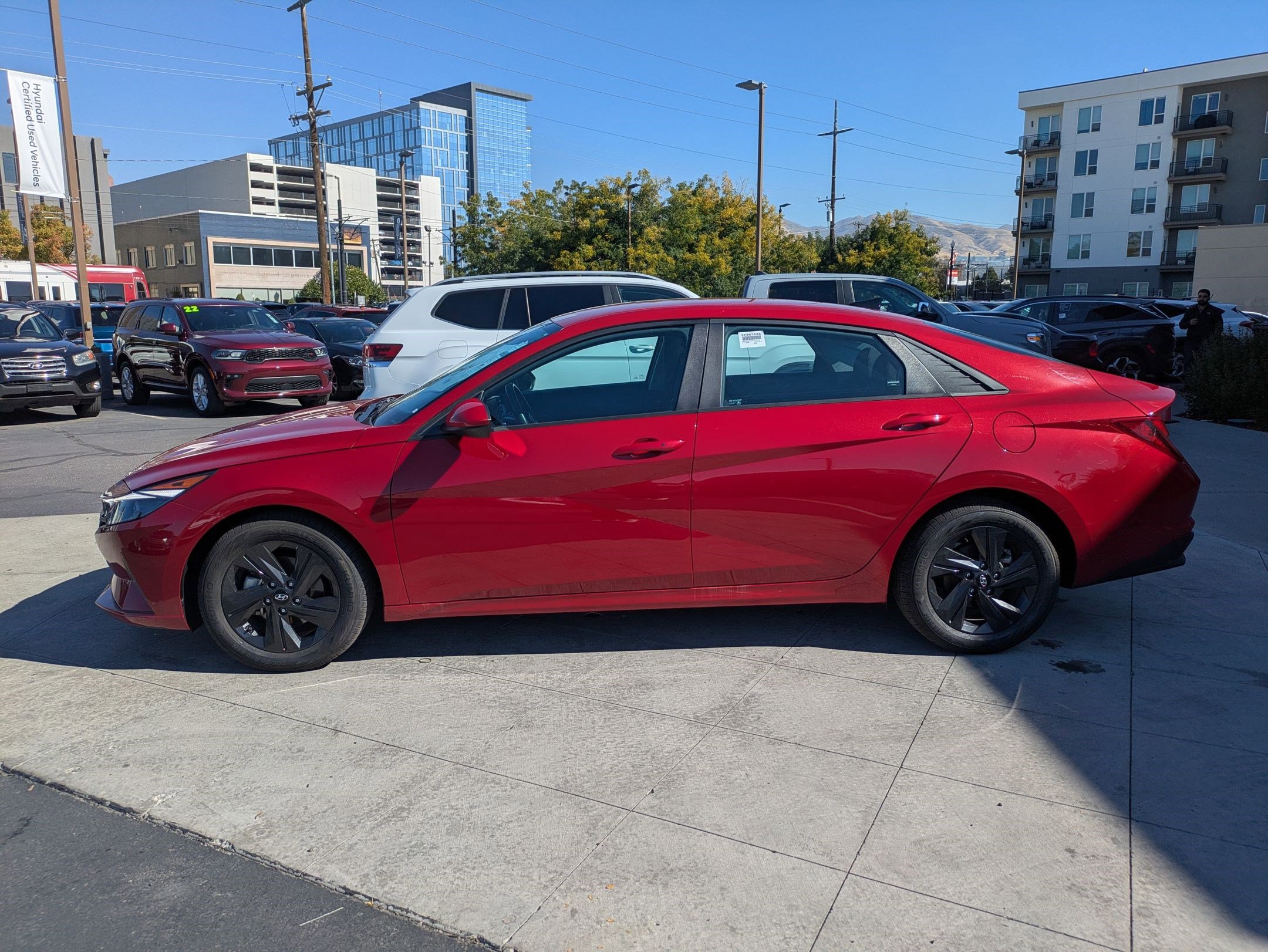2022 Hyundai Elantra SEL Convenience photo 6