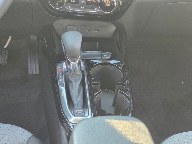 2025 Chevrolet Trax LT photo 9