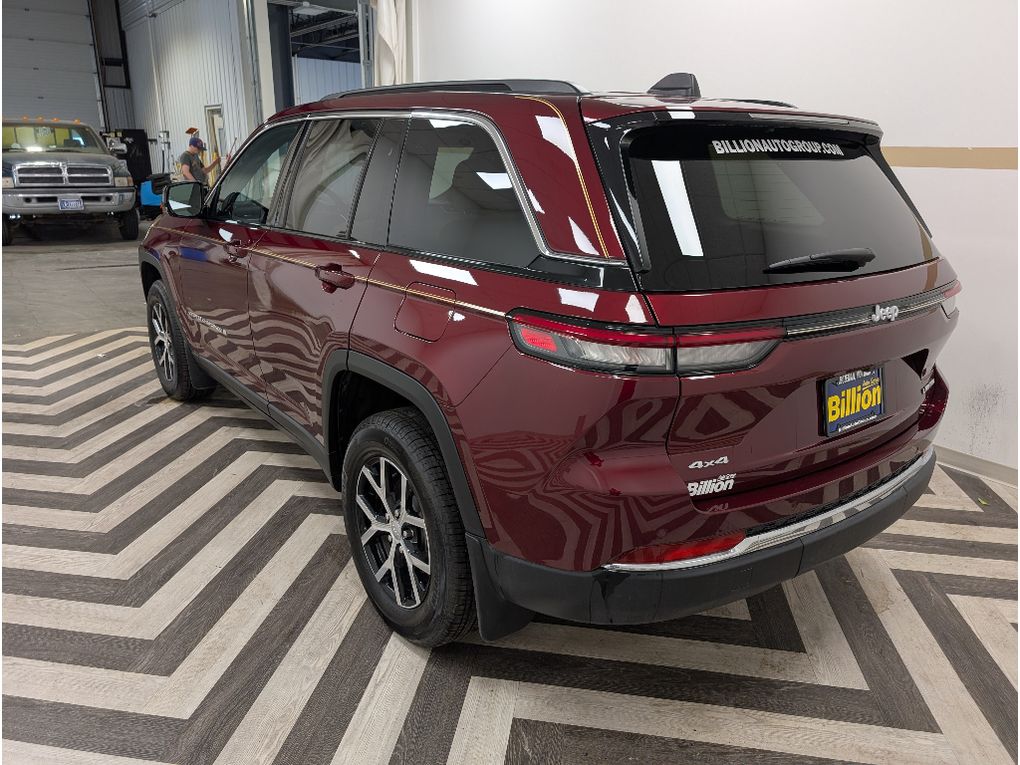 2024 Jeep Grand Cherokee Limited photo 17