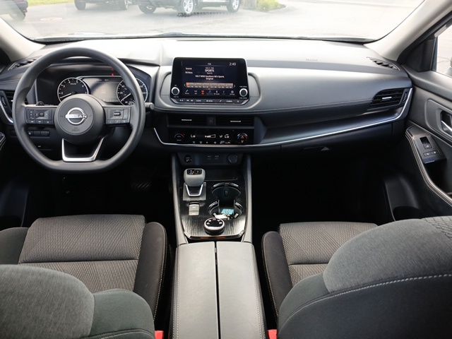 2024 Nissan Rogue SV photo 11