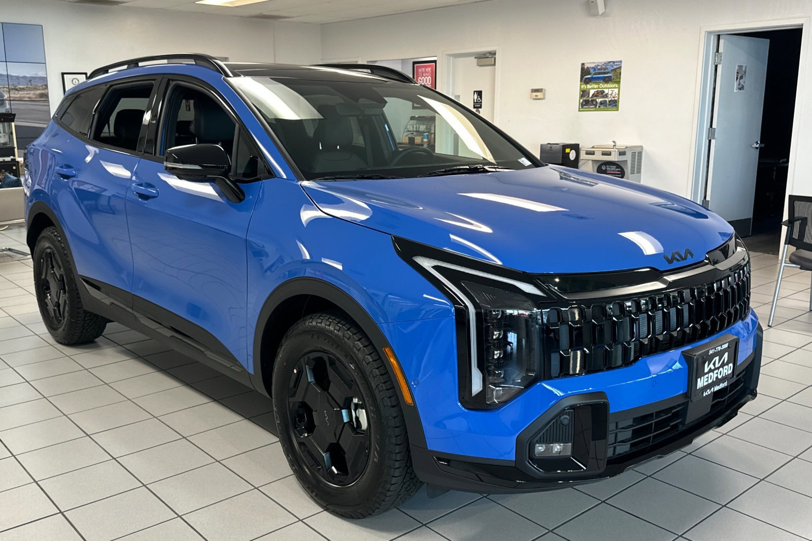 2026 Kia Sportage X-Pro Prestige photo 2