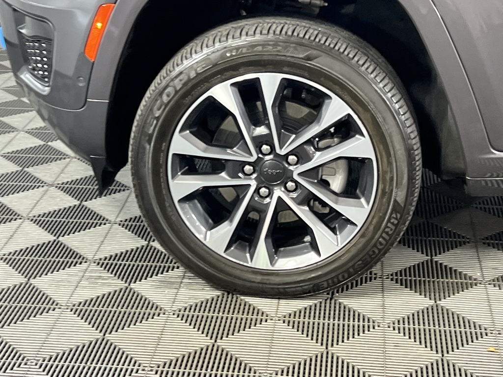 2023 Jeep Grand Cherokee Overland 4xe photo 9