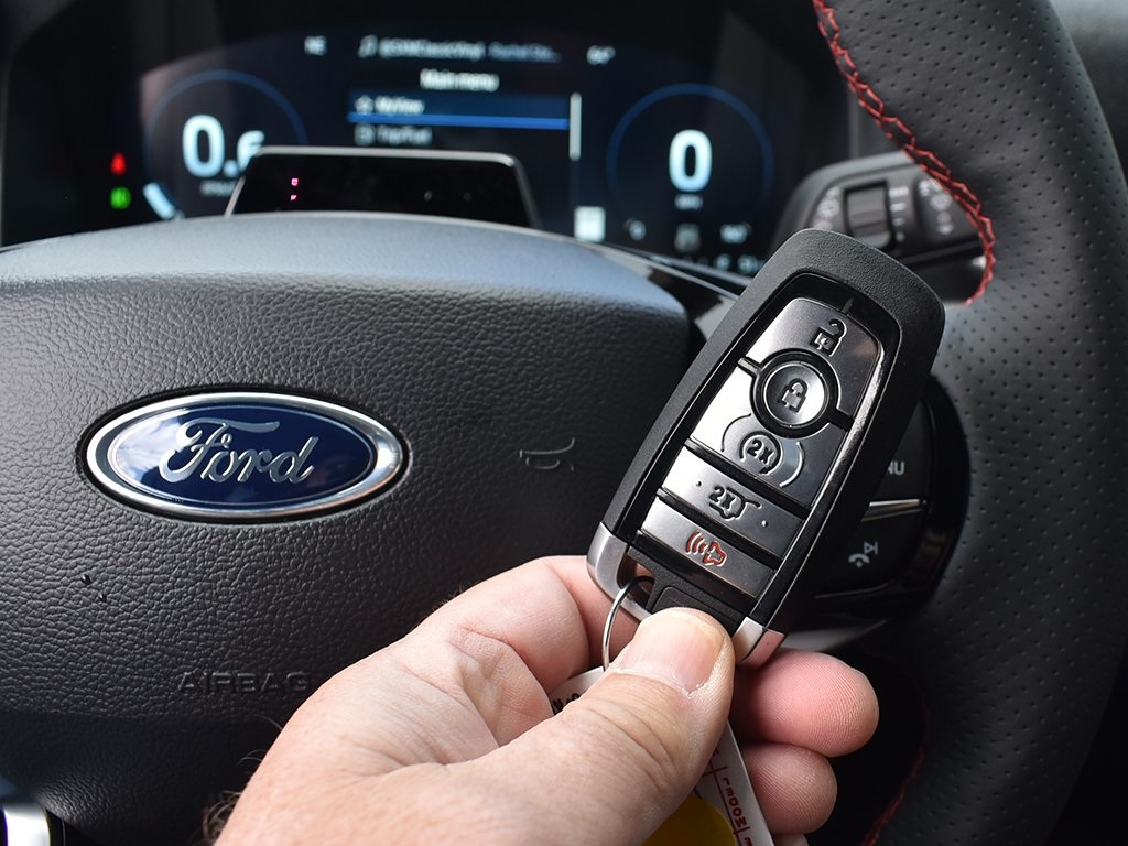 2025 Ford Explorer ST photo 10