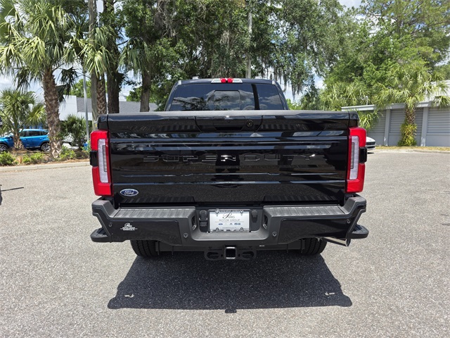 2025 Ford F-350 Platinum photo 4