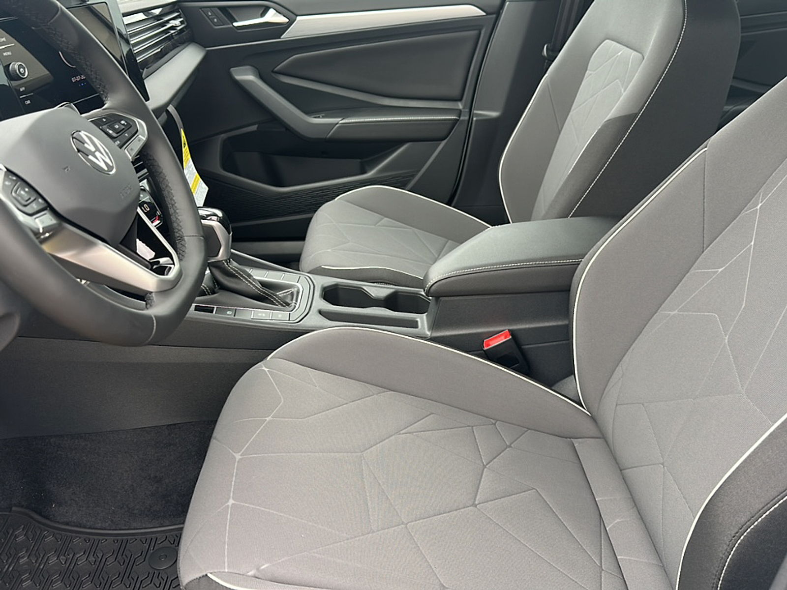 2025 Volkswagen Jetta 1.5T Sport photo 4