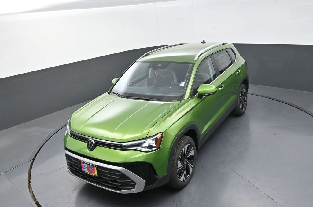 2025 Volkswagen Taos SE photo 12